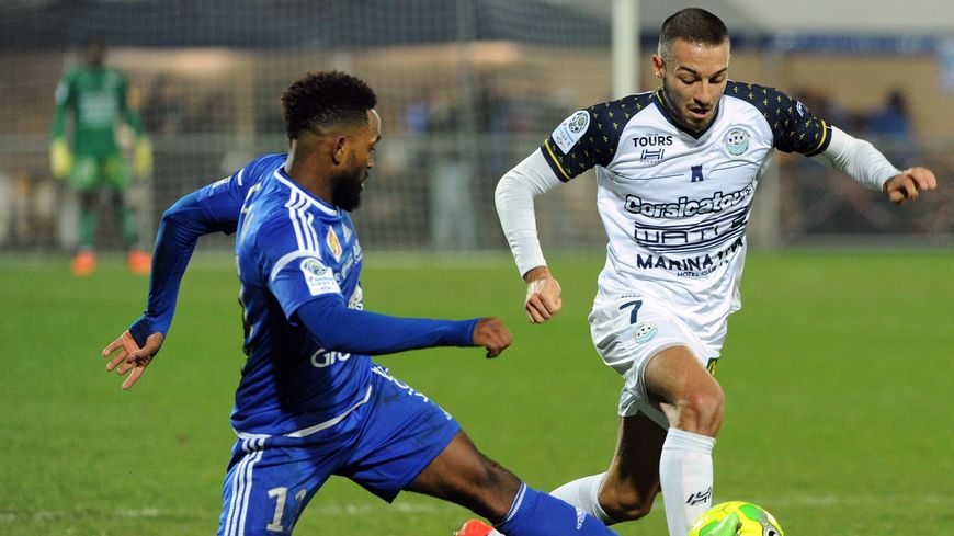 870x489_maxnewsworldfour218889